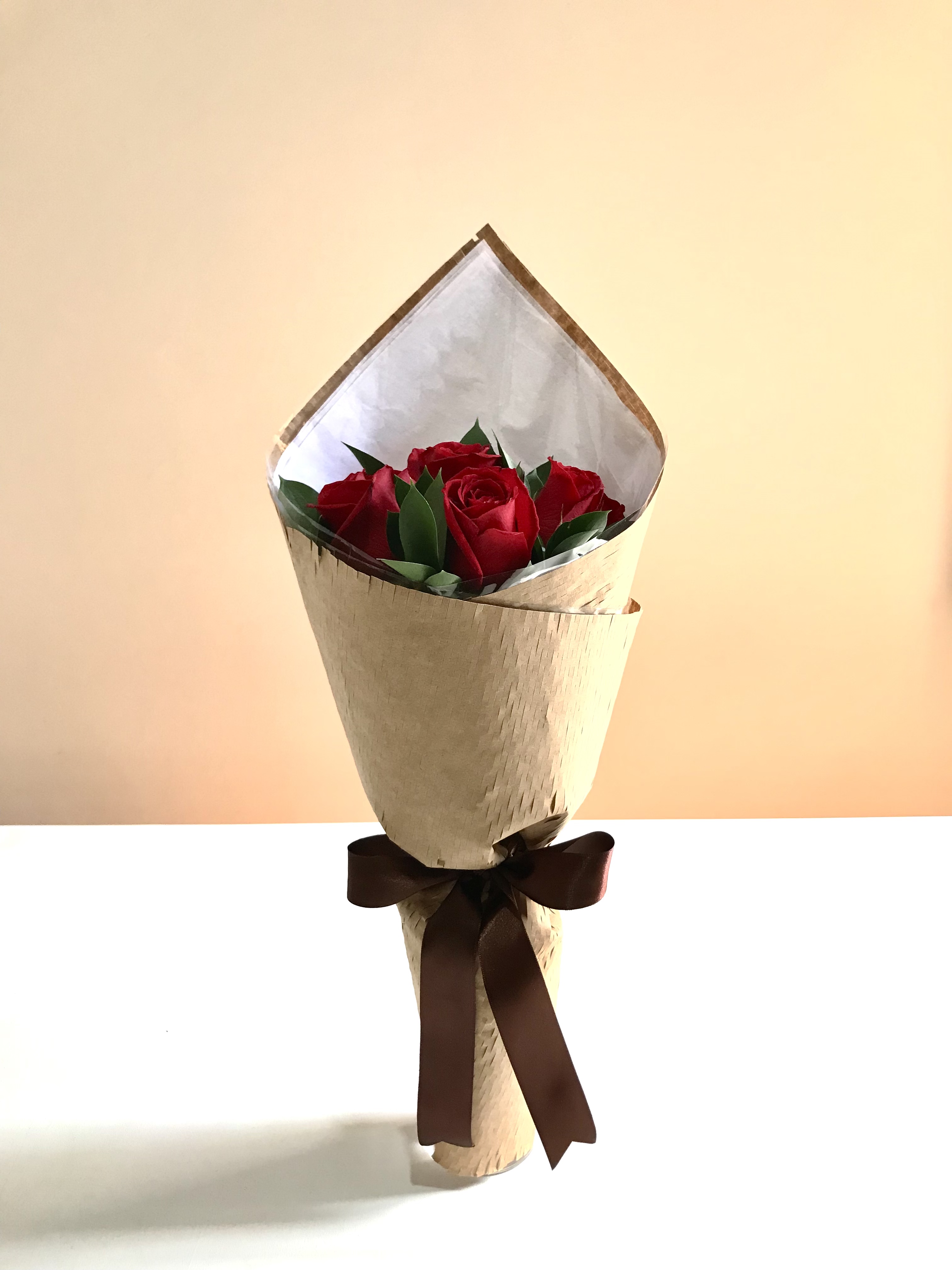Te amo - Buquê de Cinco Rosas Vermelhas.